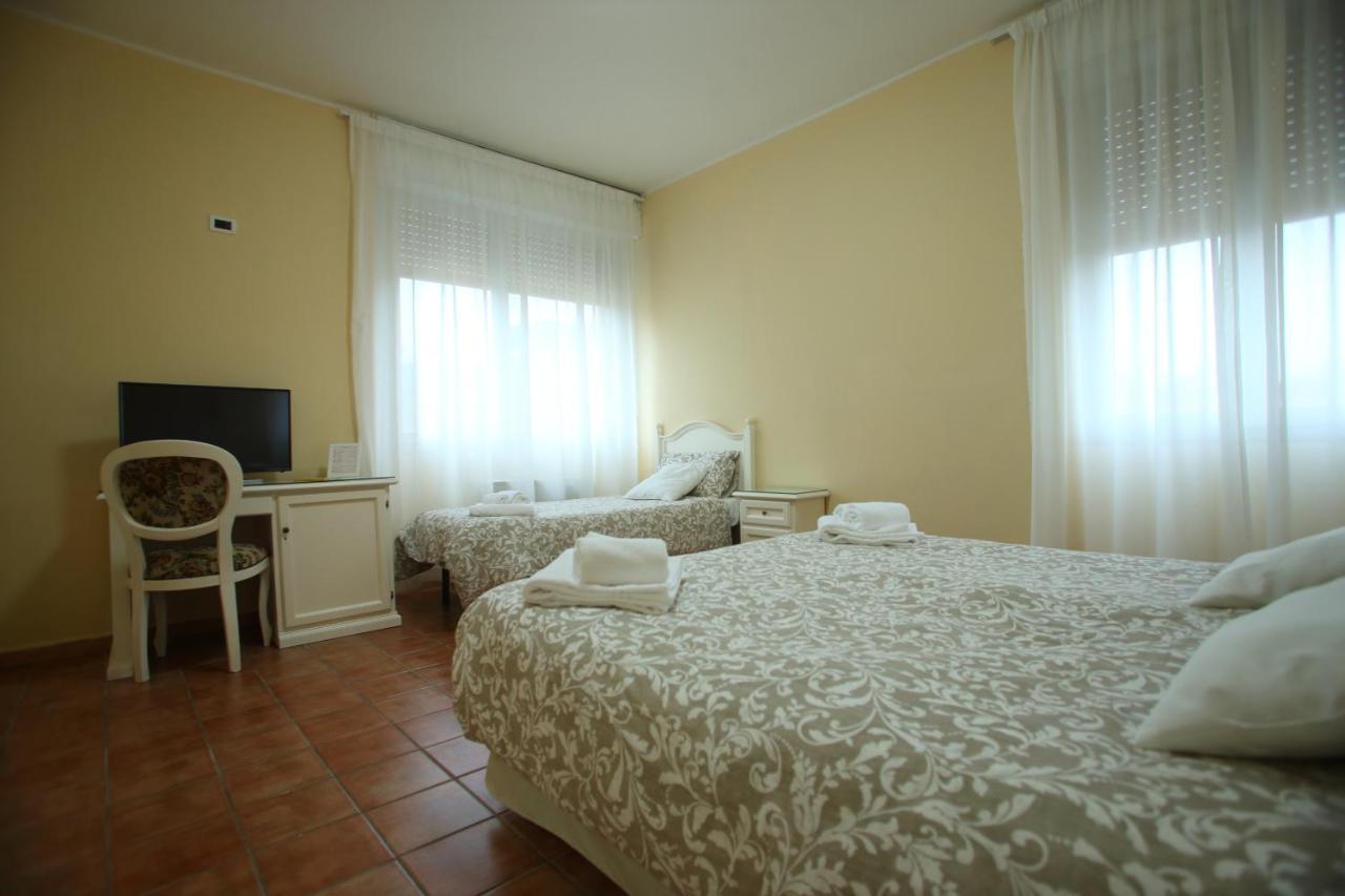 Hotel Villa Romana 皮亚扎-阿尔梅里纳 外观 照片